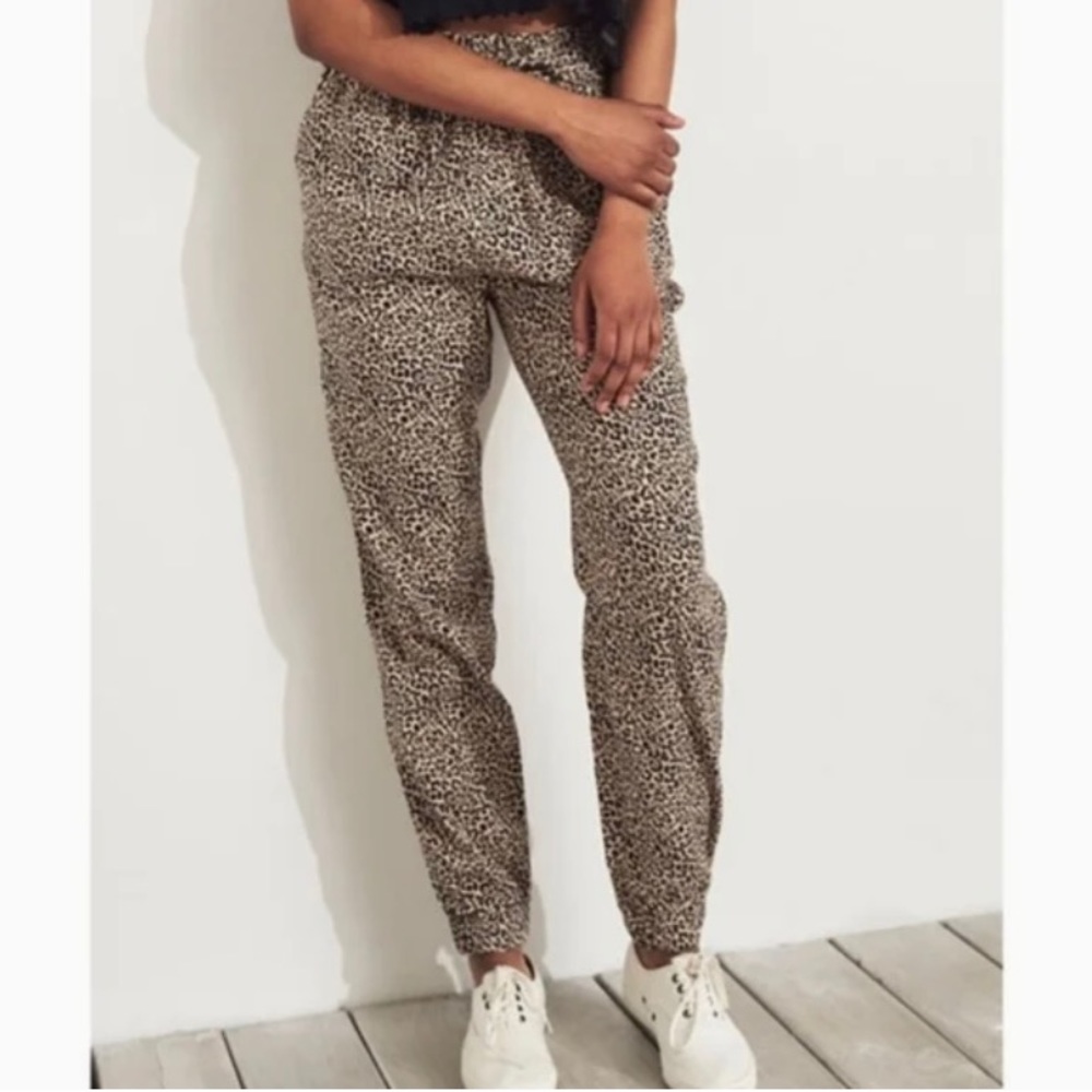 Hollister Brown Cheetah Ultra High Rise Linen Jogger Pants Size Medium